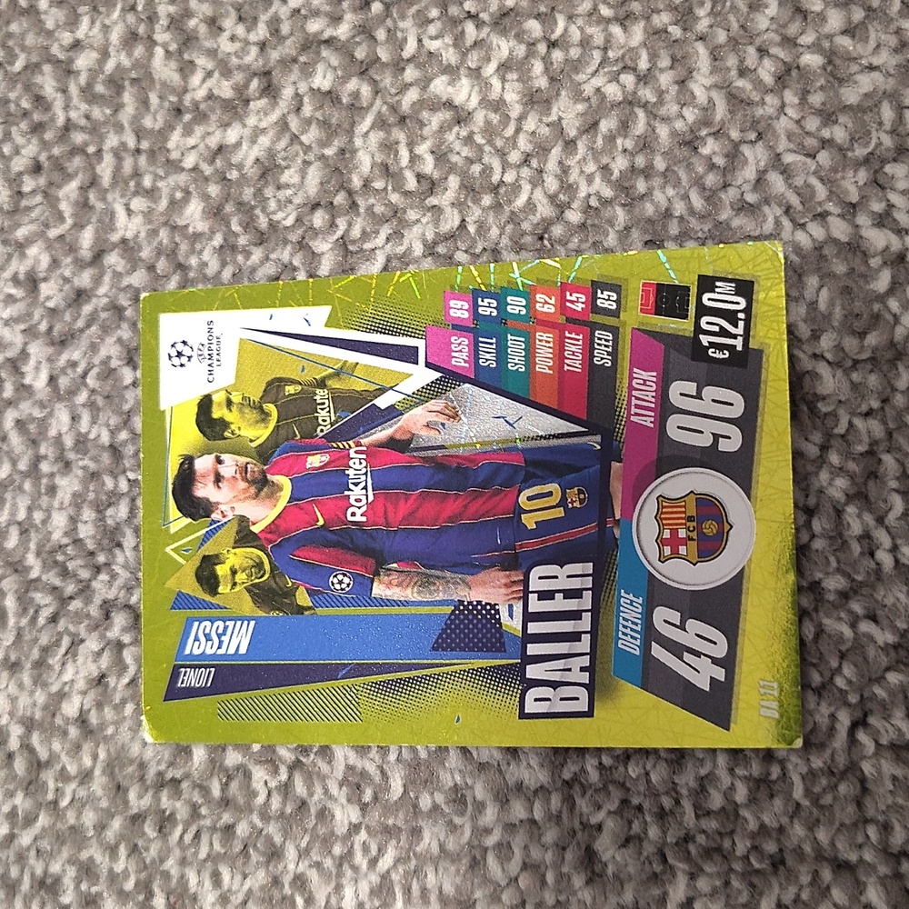 Set of 9 ultimate Barcelona Soccer Cards